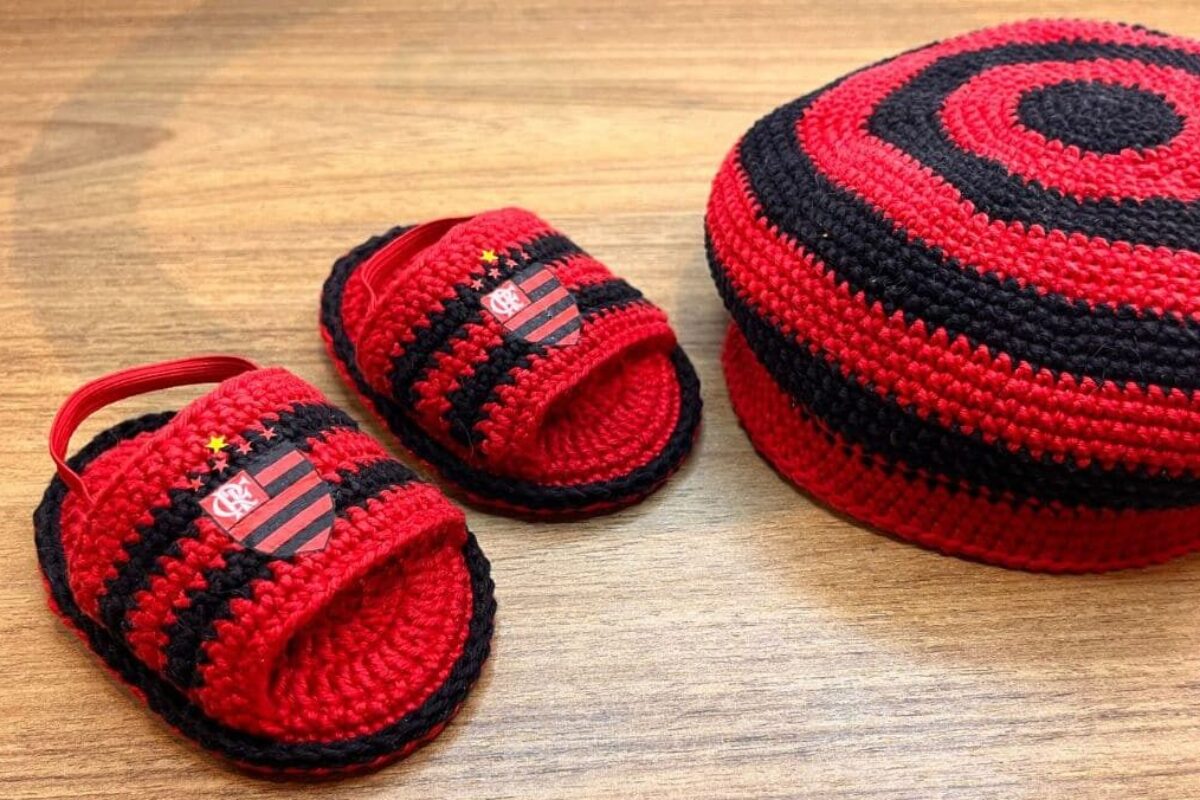 Sandália de crochê para bebê